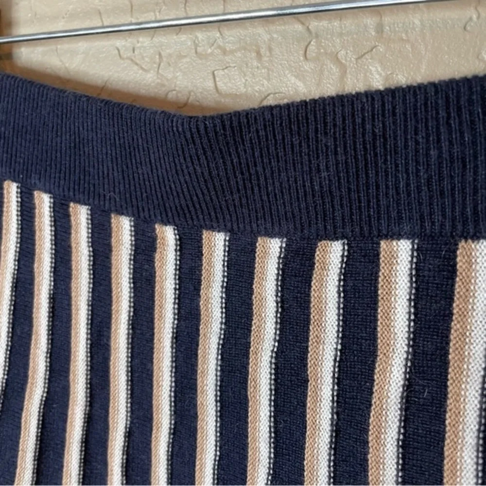 Pure Collection Knitted Navy Blue White and Golden Stripe Skirt NWT Size Small‎